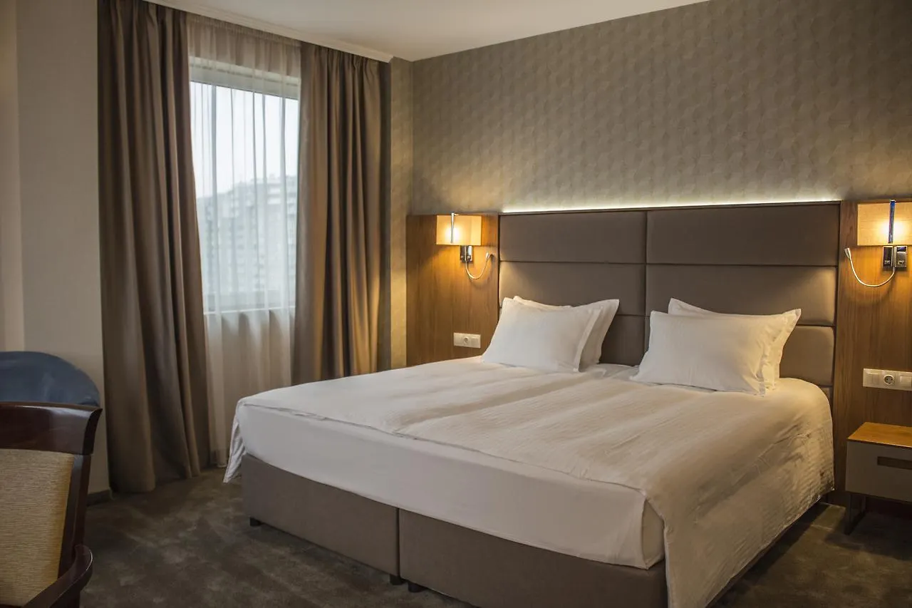 Hotel Golden Tulip Varna 4*,